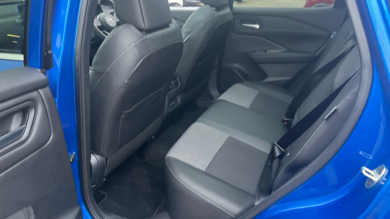 Nissan Qashqai 1.3 DiG-T MH N-Connecta 5dr Petrol Hatchback